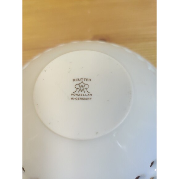 Lot Of 2 Vtg REUTTER PORCELAIN Christmas Santa HOLIDAY BOWL W/ PIERCED RIM - Picture 8 of 9